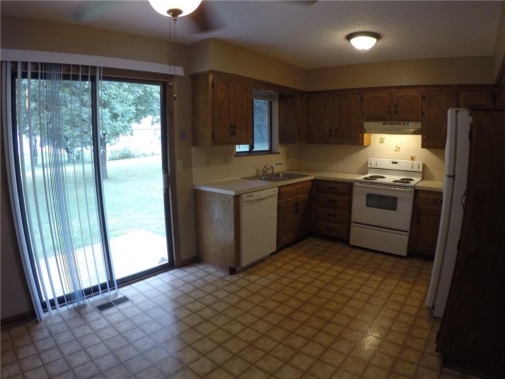304 North Rice Street Raymore, MO 64083 - Photo 4 of 14