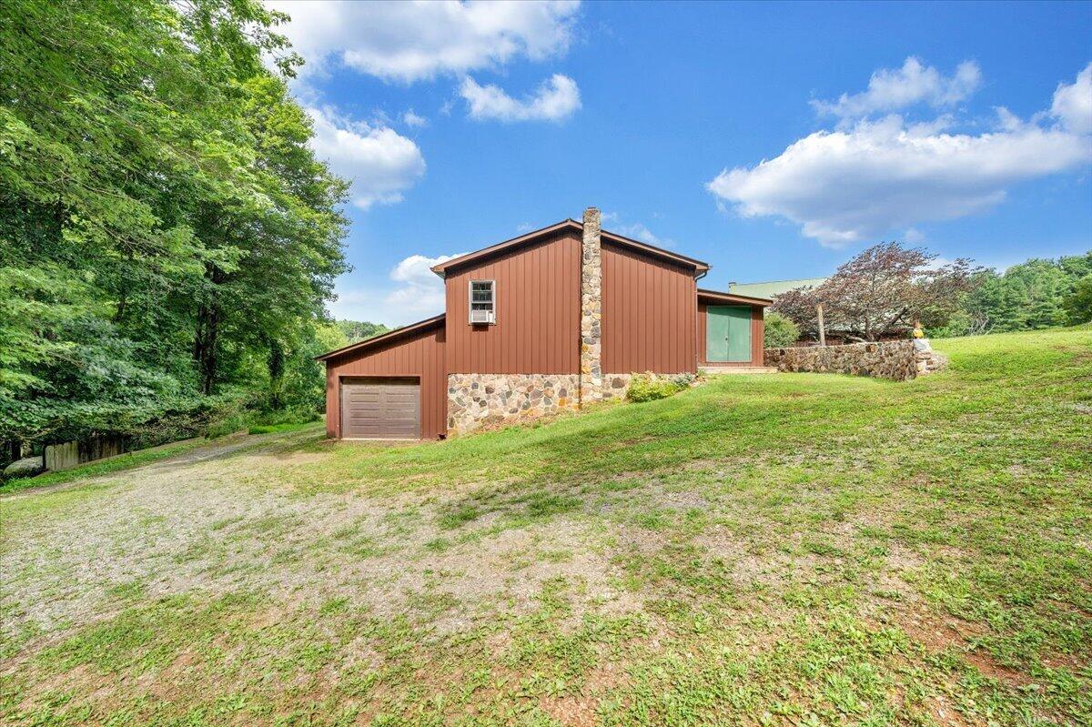 2275 Union School Road Southwest Willis, VA 24380 - Photo 55 of 86 53-MIB00329