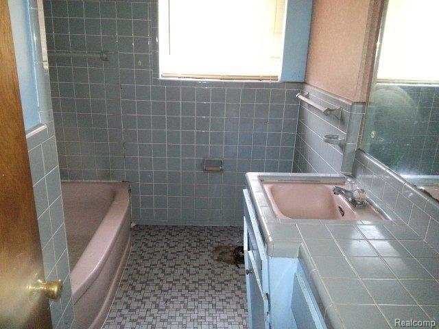 19031 Burt Road Detroit, MI 48219 - Photo 6 of 9 20130808_132154.jpg
