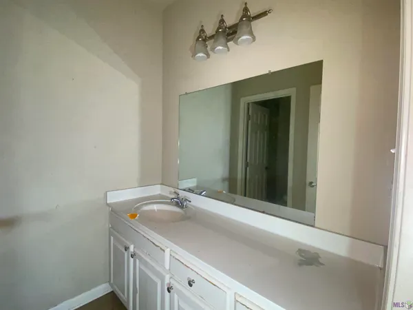 $189,900 | 40330 Coldwater Landing, Gonzales, LA 70737