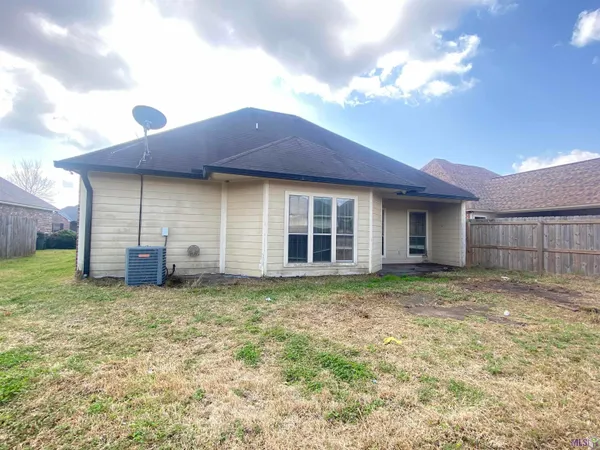$189,900 | 40330 Coldwater Landing, Gonzales, LA 70737