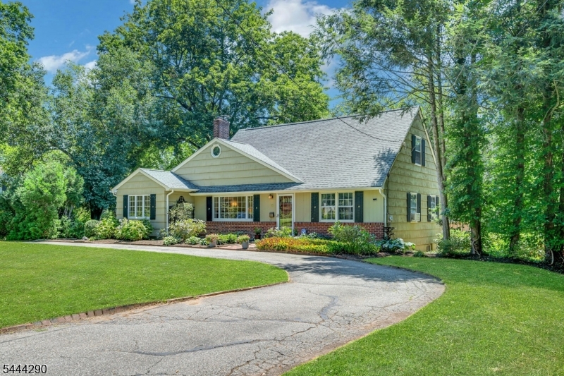 18 Yorke Road Mountain Lakes, NJ 07046 - Photo 3 of 38