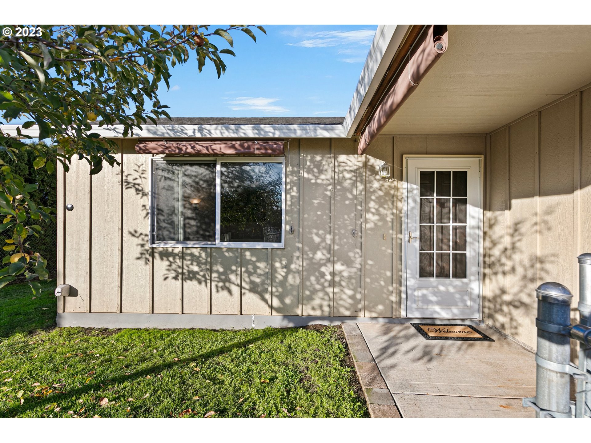 340 54th Street Springfield, OR 97478 - Photo 4 of 40 a view of front door of house with outdoor seating