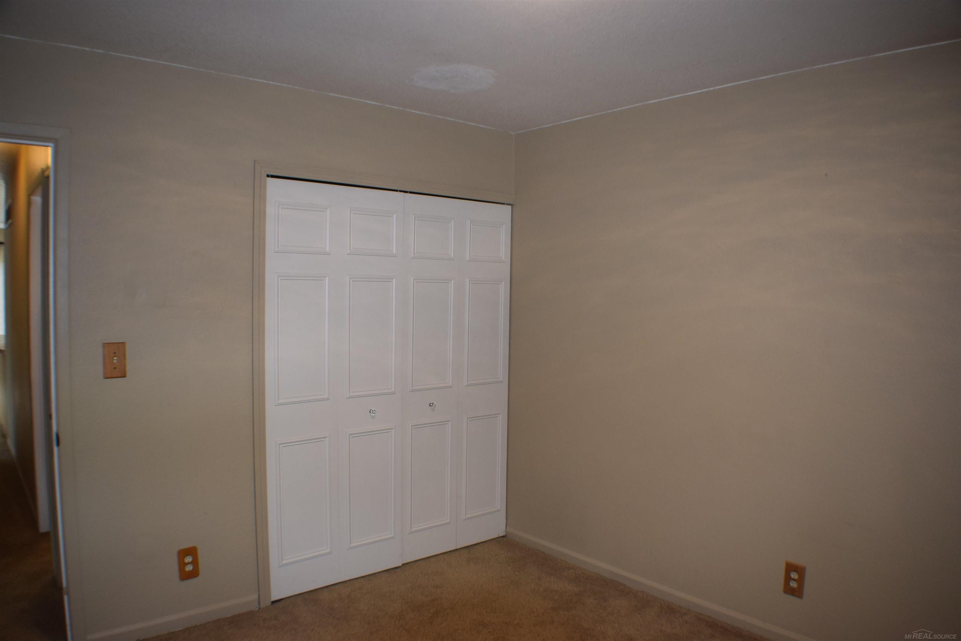 3944 Hunters Ridge Drive, Unit 2 Lansing, MI 48911 - Photo 21 of 32