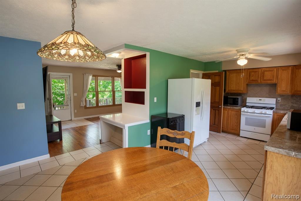 8040 Smith Road Gaines, MI 48436 - Photo 12 of 30