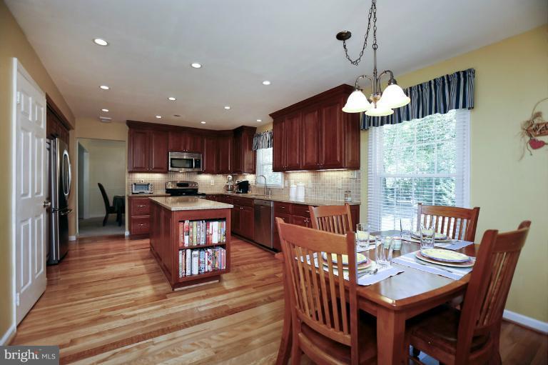 9229 Rockefeller Lane Springfield, VA 22153 - Photo 11 of 27 Kitchen