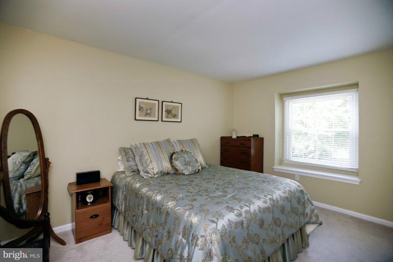 9229 Rockefeller Lane Springfield, VA 22153 - Photo 14 of 27 Bedroom