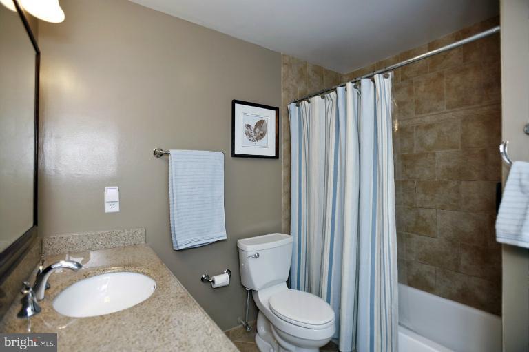 9229 Rockefeller Lane Springfield, VA 22153 - Photo 19 of 27 Bath (Master)
