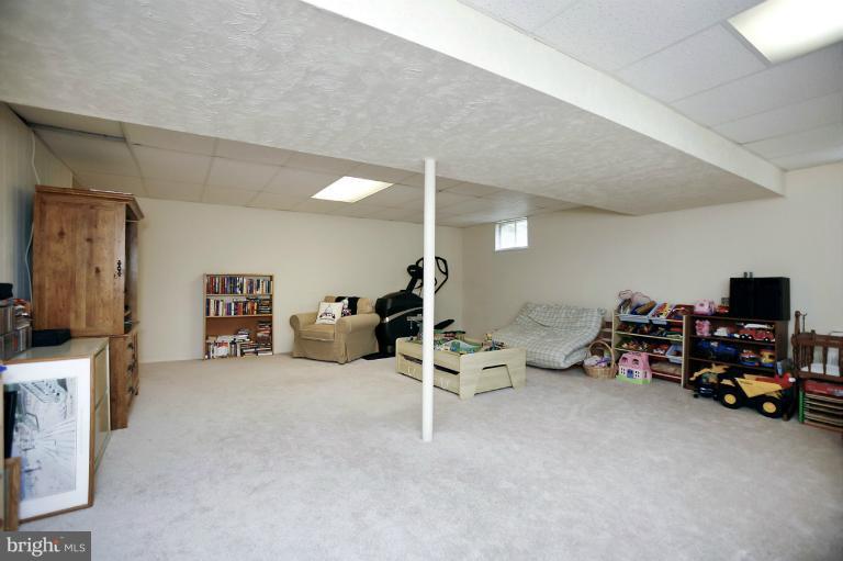 9229 Rockefeller Lane Springfield, VA 22153 - Photo 20 of 27 Interior (General)