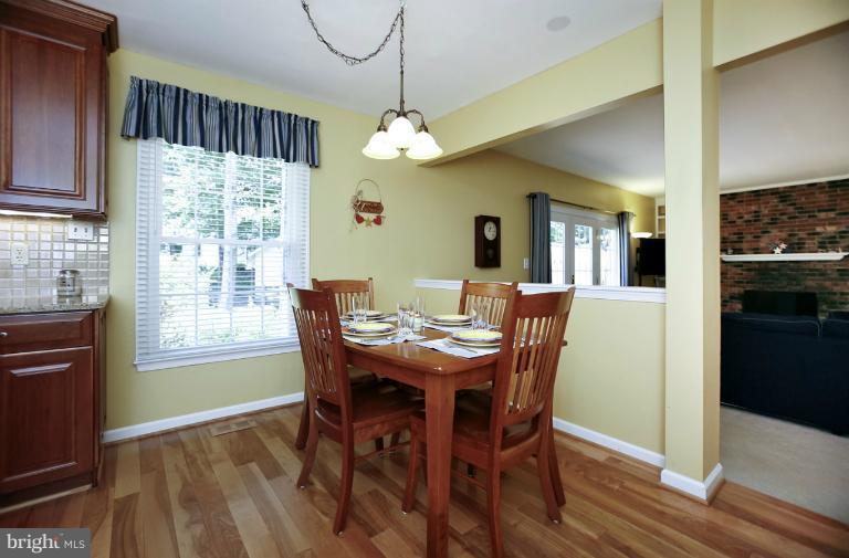 9229 Rockefeller Lane Springfield, VA 22153 - Photo 4 of 27 Kitchen
