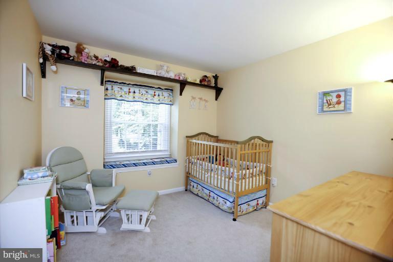 9229 Rockefeller Lane Springfield, VA 22153 - Photo 5 of 27 Bedroom
