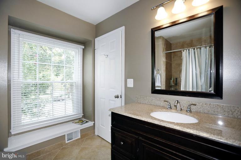 9229 Rockefeller Lane Springfield, VA 22153 - Photo 10 of 27 Bath (Master)