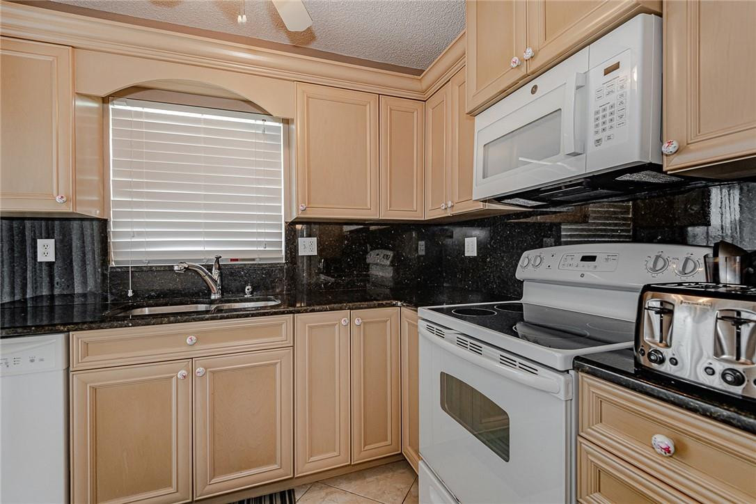 2100 Northeast 38th Street, Unit 208 Lighthouse Point, FL 33064 - Photo 9 of 28 Photo 9