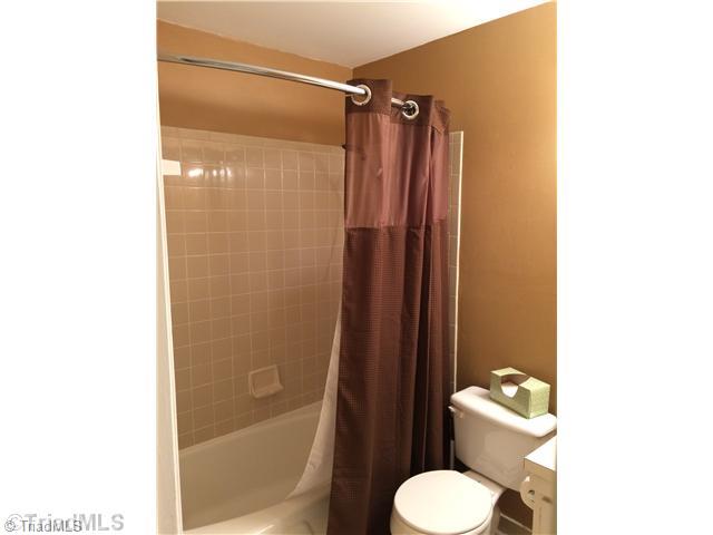 3261 Polo Road Winston-Salem, NC 27106 - Photo 7 of 16 Other Bath.