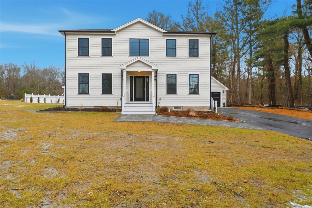 434 Sumner Street Stoughton, MA 02072 - Photo 4 of 32