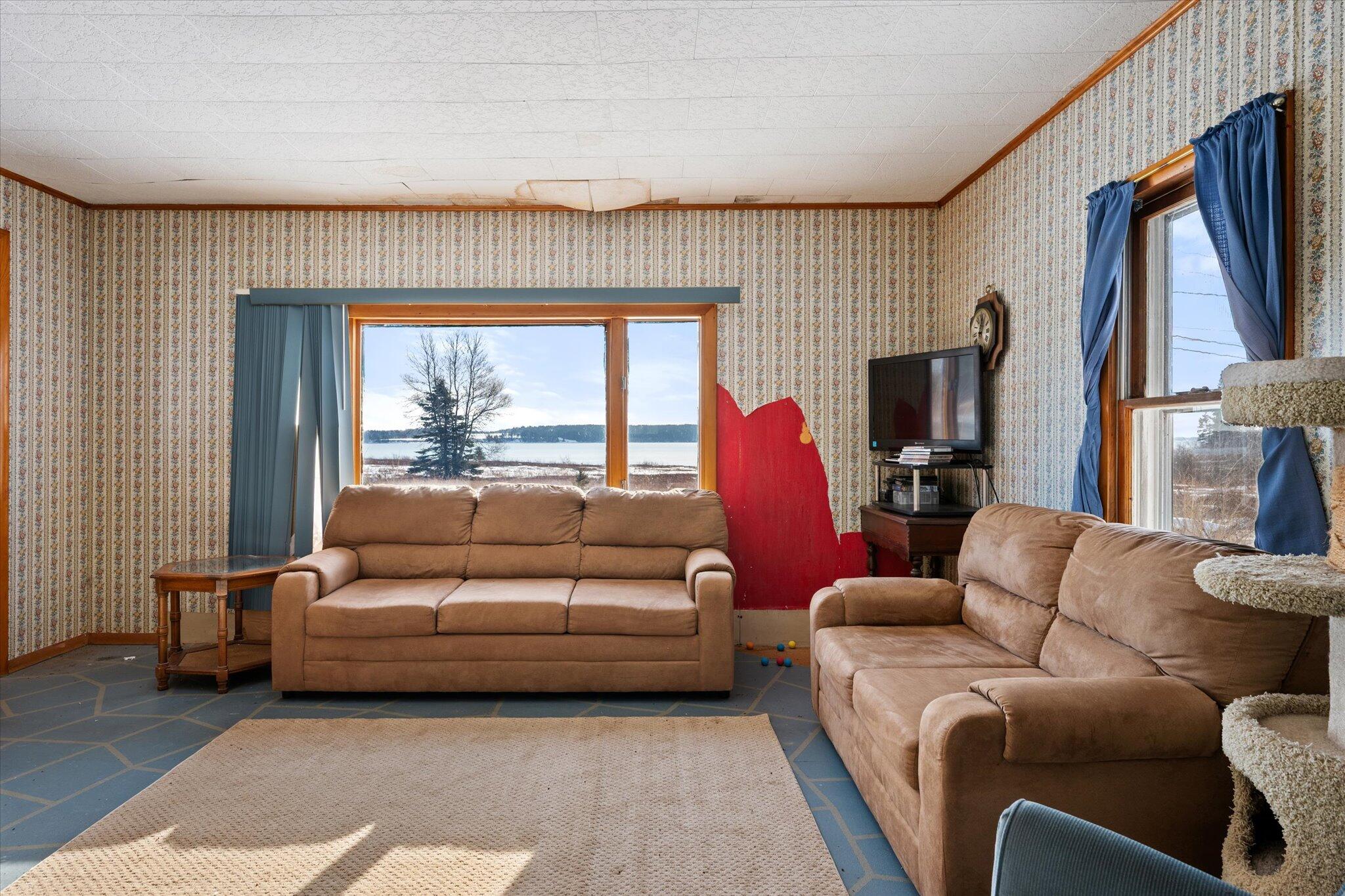 942 Mason Bay Road Jonesport, ME 04649 - Photo 16 of 54 Living room