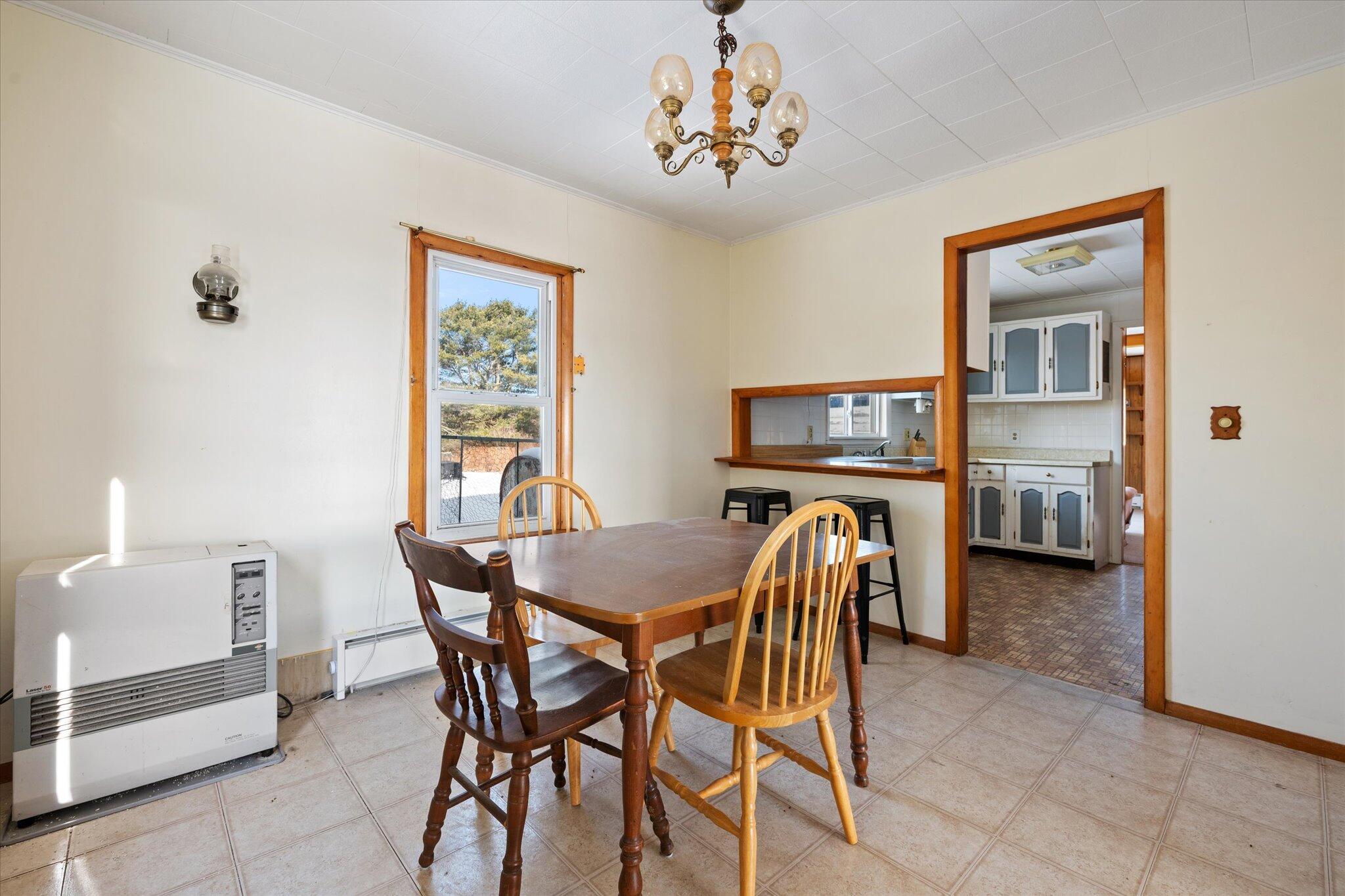 942 Mason Bay Road Jonesport, ME 04649 - Photo 21 of 54 Dining room
