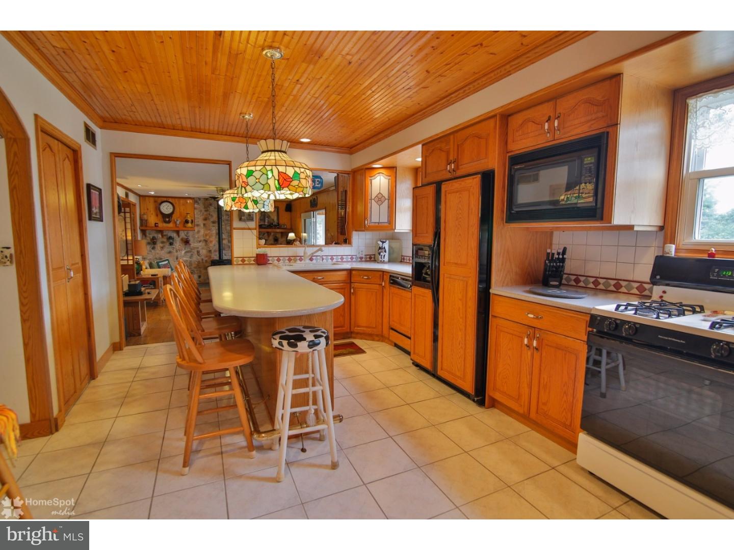 919 Phillips Road Warminster, PA 18974 - Photo 6 of 25 Gallery Image 6