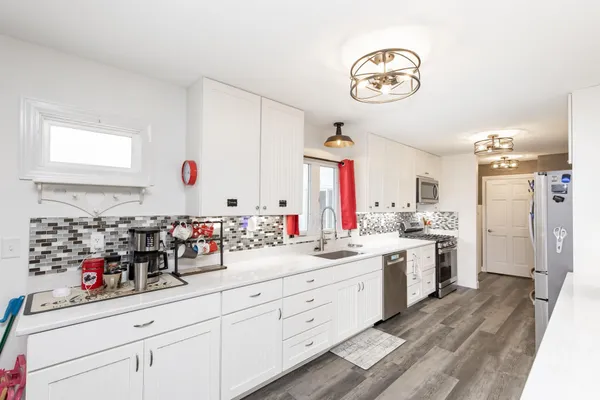 $320,000 | 207 4th Avenue Southeast, Hillsboro, ND 58045