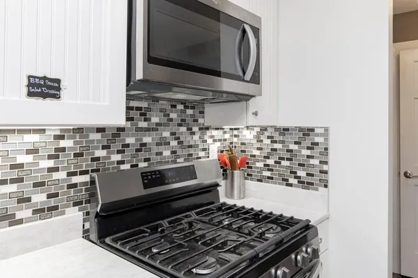 $320,000 | 207 4th Avenue Southeast, Hillsboro, ND 58045