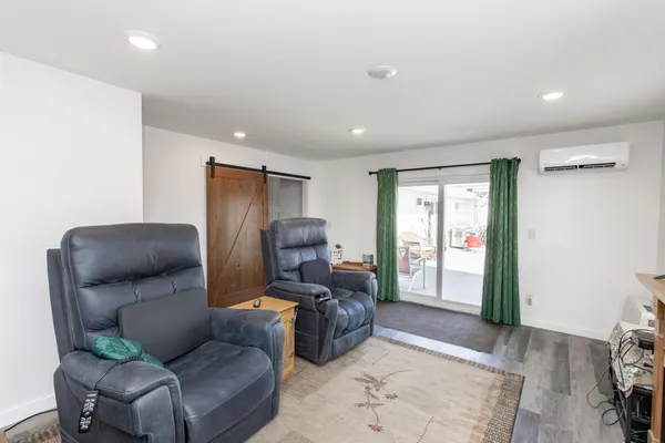 $320,000 | 207 4th Avenue Southeast, Hillsboro, ND 58045