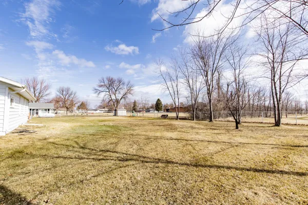 $320,000 | 207 4th Avenue Southeast, Hillsboro, ND 58045