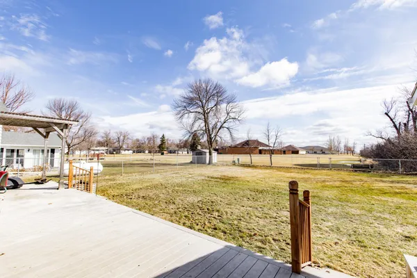 $320,000 | 207 4th Avenue Southeast, Hillsboro, ND 58045