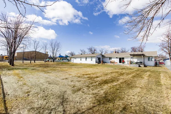 $320,000 | 207 4th Avenue Southeast, Hillsboro, ND 58045