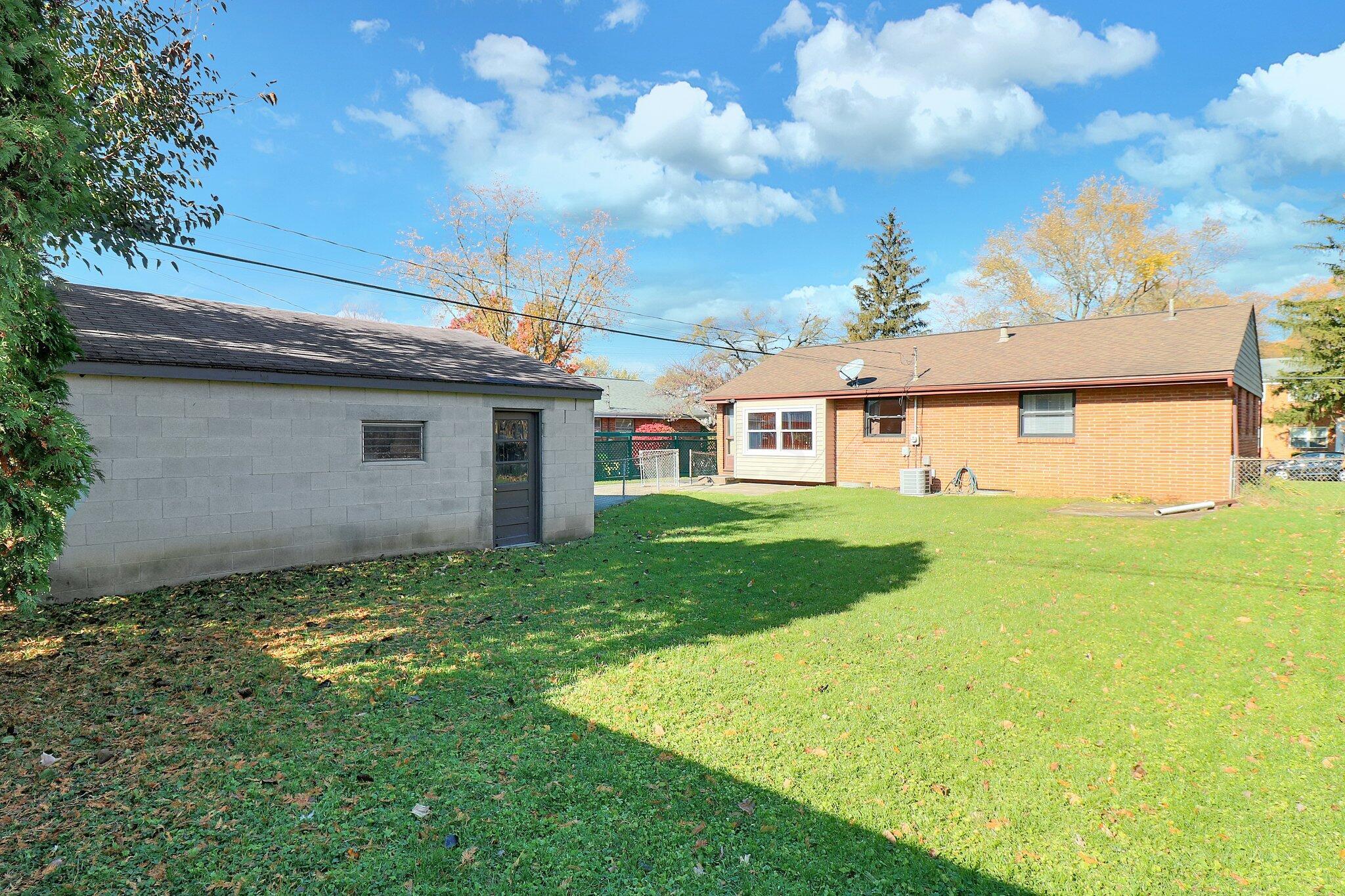 1017 Loring Road Columbus, OH 43224 - Photo 27 of 28 rear view
