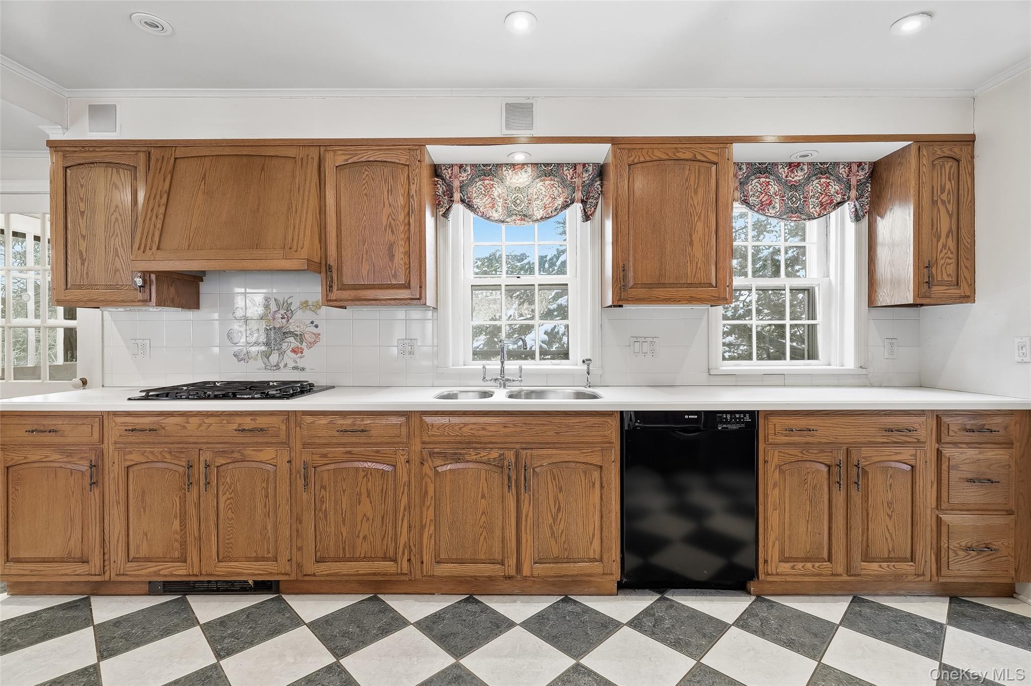 25 Seneca Street Rye, NY 10580 - Photo 12 of 34