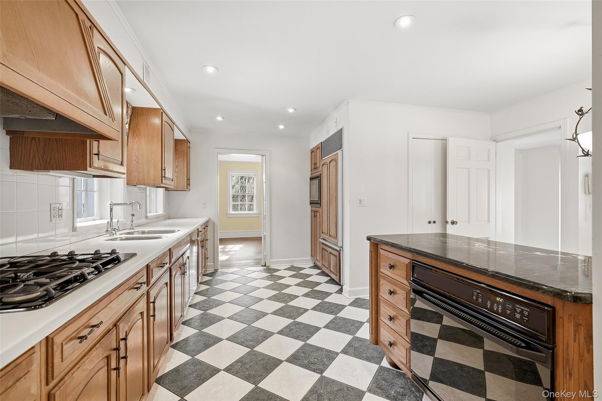 25 Seneca Street Rye, NY 10580 - Photo 10 of 34