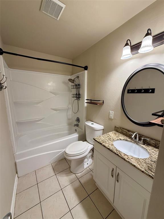 1500 Lake Shore Drive, Unit 402 Waco, TX 76708 - Photo 17 of 18 Full Bathroom