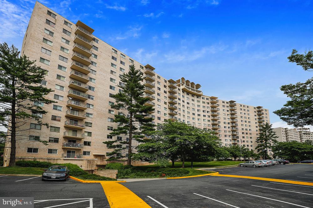 1121 University Boulevard West, Unit 919 Silver Spring, MD 20902 - Photo 2 of 7 Exterior