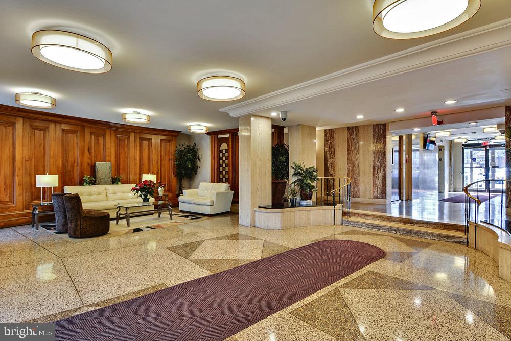 1121 University Boulevard West, Unit 919 Silver Spring, MD 20902 - Photo 4 of 7 Lobby