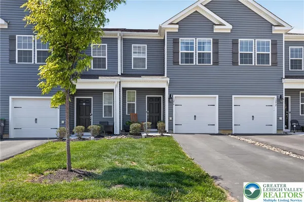 $389,900 | 1274 Martin Street, Breinigsville, PA 18031