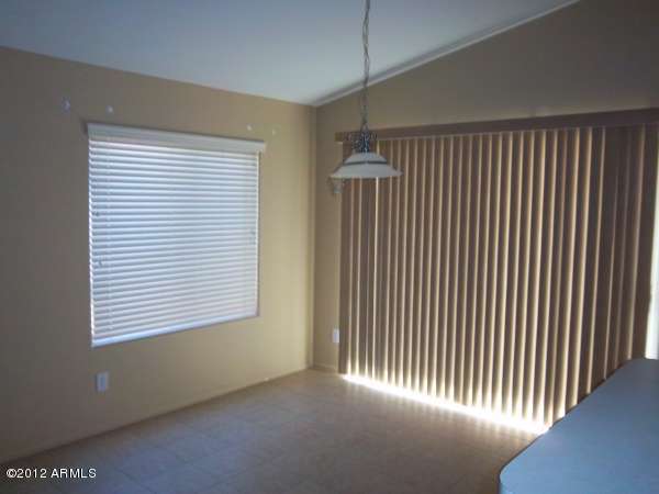 44823 West Zion Road Maricopa, AZ 85139 - Photo 11 of 28 023-231360-Nook Area (2)
