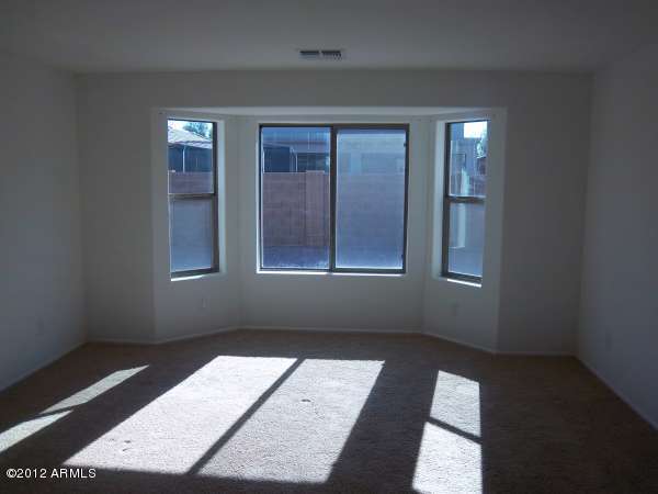 44823 West Zion Road Maricopa, AZ 85139 - Photo 17 of 28 023-231360-Bay Window Master bedroom