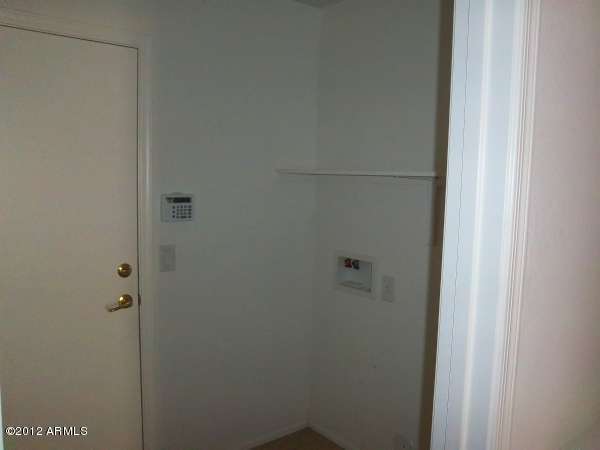 44823 West Zion Road Maricopa, AZ 85139 - Photo 21 of 28 023-231360-Laundry room