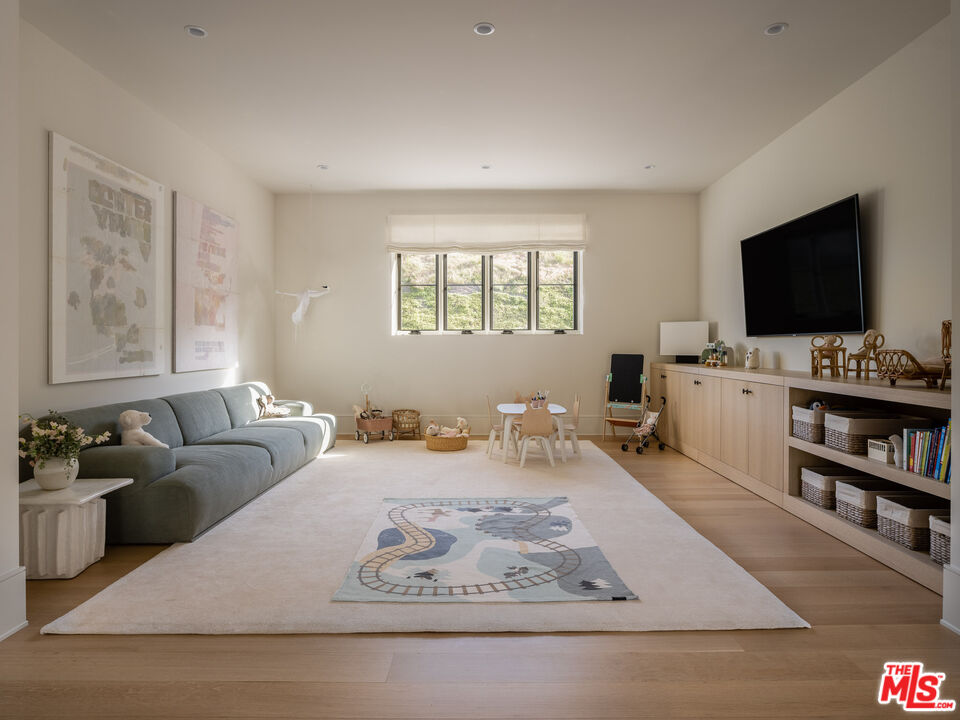 25211 Jim Bridger Road Hidden Hills, CA 91302 - Photo 18 of 25 Gallery Image 18