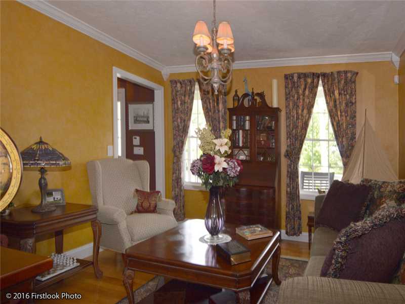 25 Kiley Way Coventry, RI 02816 - Photo 3 of 25 Living Room.