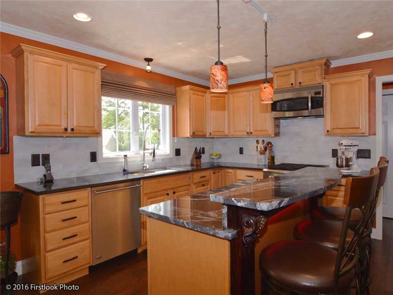 25 Kiley Way Coventry, RI 02816 - Photo 4 of 25 Kitchen.