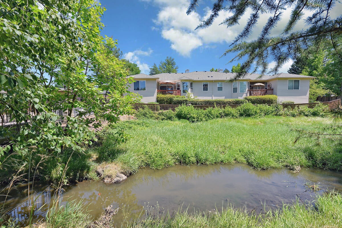 2398 Springbrook Road, Unit 1 Medford, OR 97504 - Photo 26 of 26 DSC_2907
