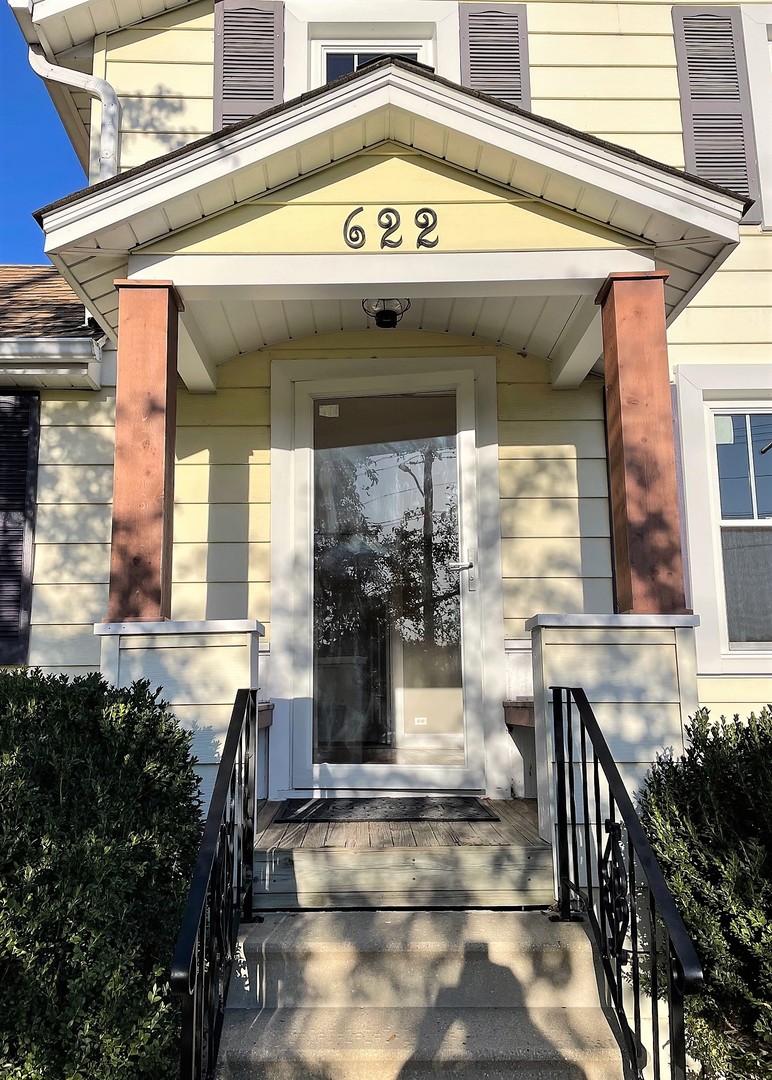 622 Riverside Avenue St. Charles, IL 60174 - Photo 2 of 24 Gallery Image 2
