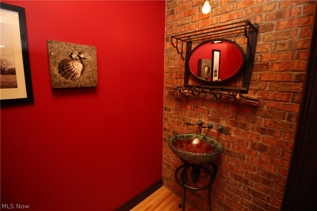 2309 Edgehill Road Cleveland, OH 44106 - Photo 10 of 26 Gallery Image 10