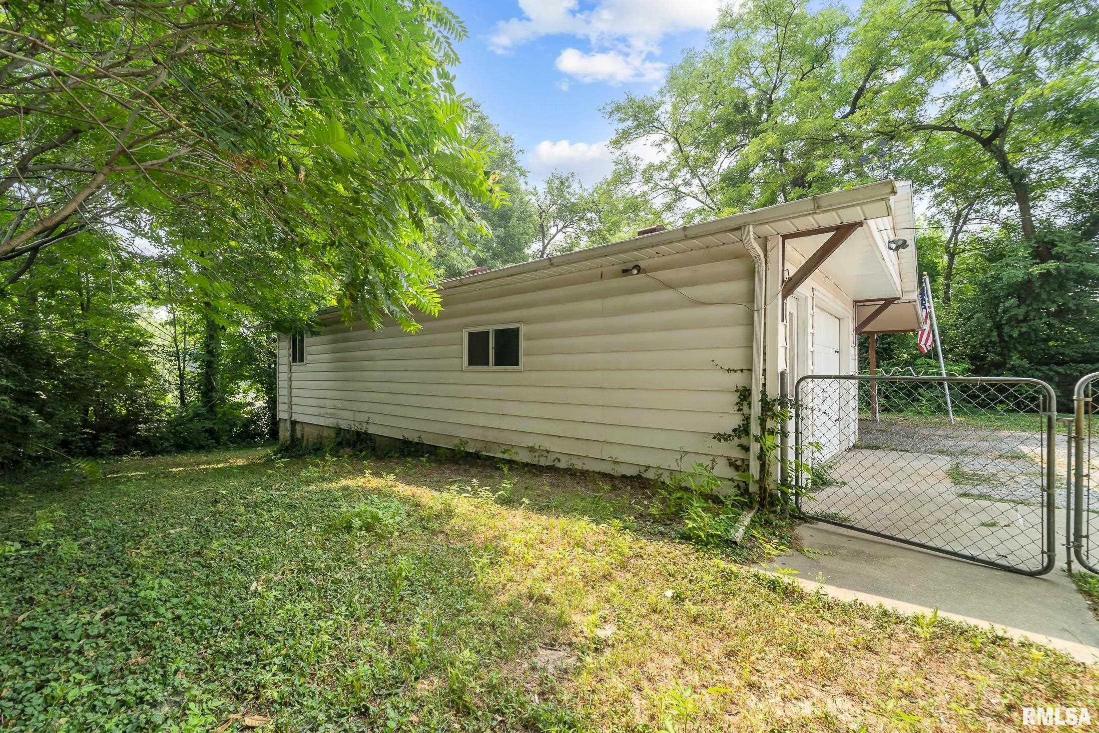 608 North Amos Avenue Springfield, IL 62702 - Photo 10 of 33 Gallery Image 10
