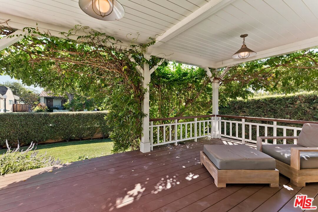 10629 Rountree Road Los Angeles, CA 90064 - Photo 12 of 37 a view of a chair and table in the patio