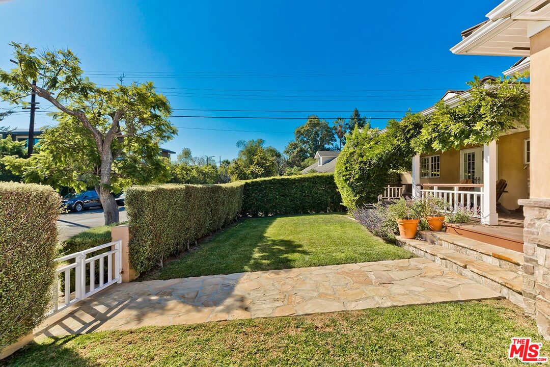 10629 Rountree Road Los Angeles, CA 90064 - Photo 3 of 37 a view of outdoor space yard and patio