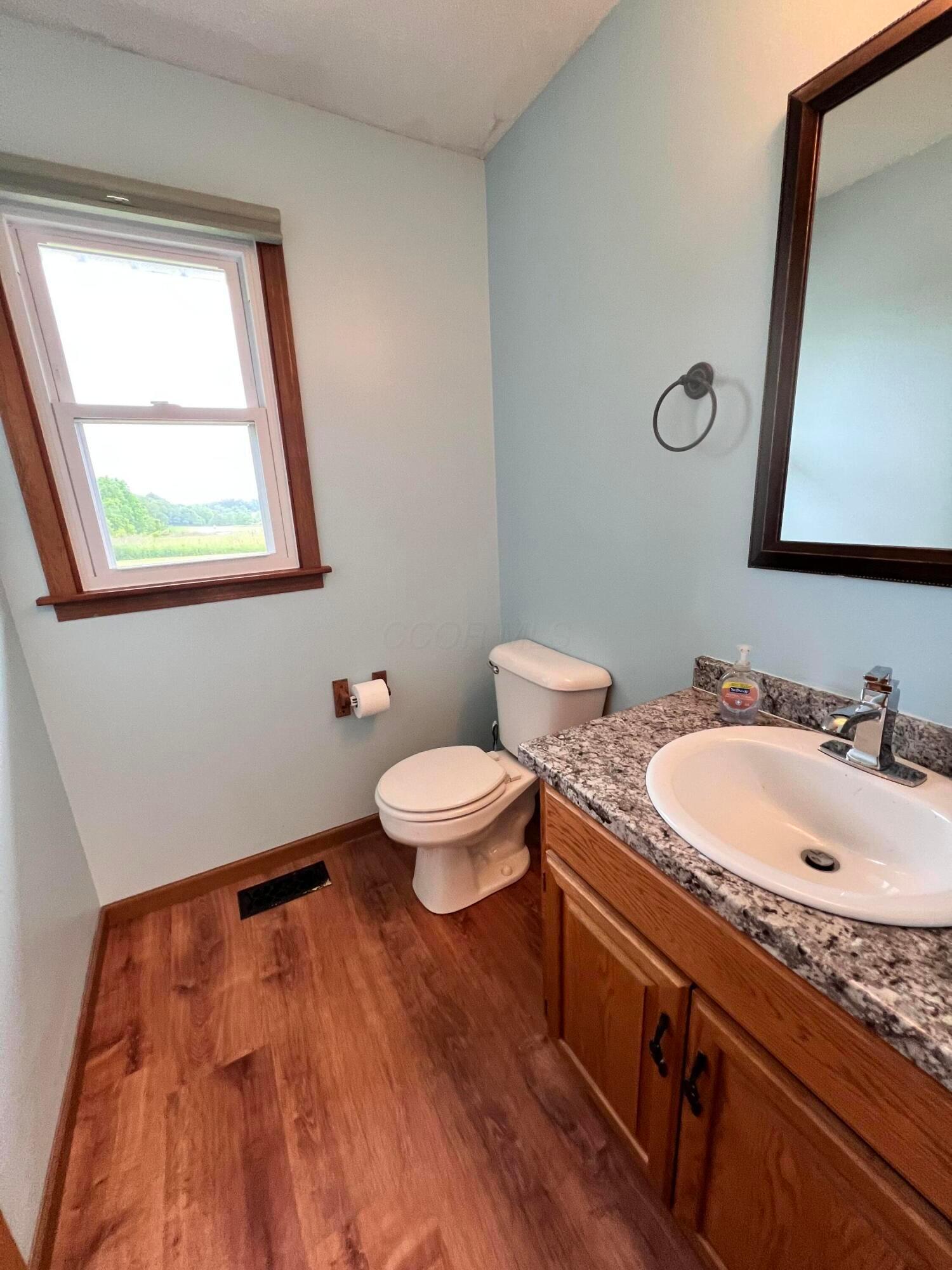 20600 Hellwig Road Utica, OH 43080 - Photo 19 of 60 Half Bath