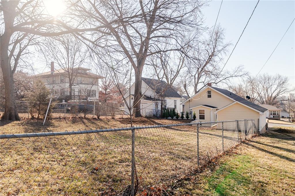 1207 Atchison Street Atchison, KS 66002 - Photo 29 of 31