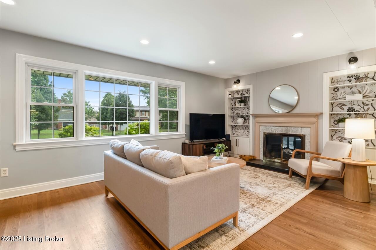 226 Alcott Road Louisville, KY 40207 - Photo 4 of 48 226 Alcott Rd - 8